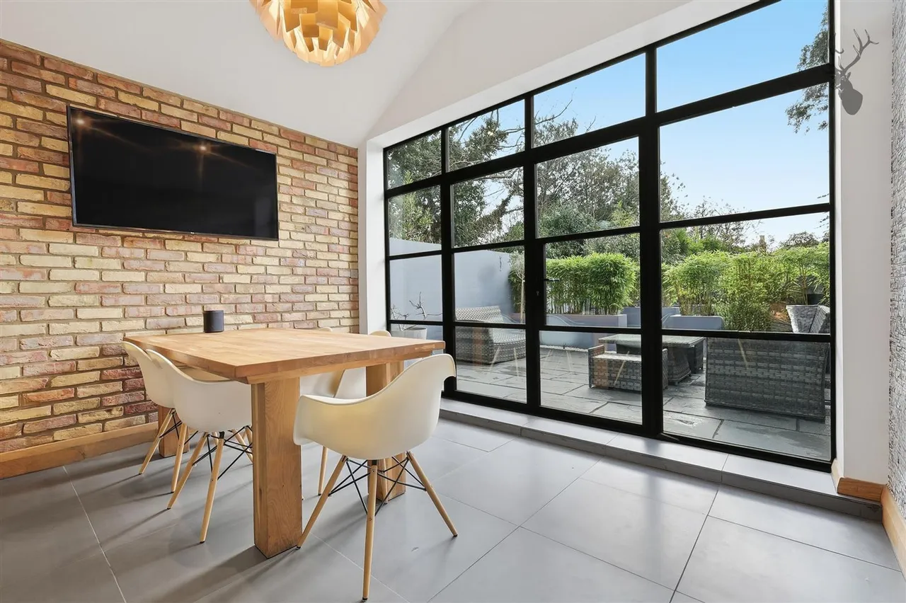 Westbury Lane, Buckhurst Hill, IG9, photo 12