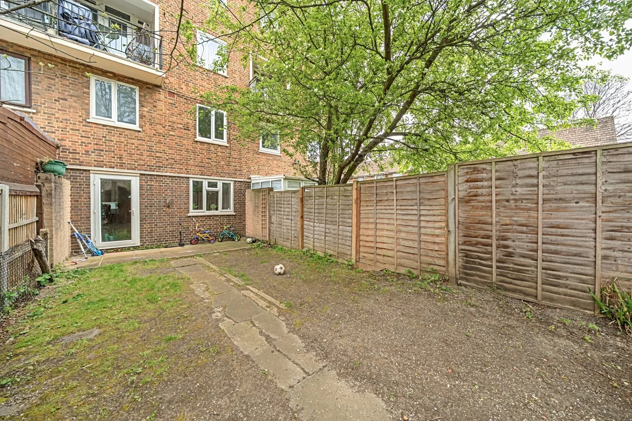 Charles Grinling Walk, SE18, photo 11