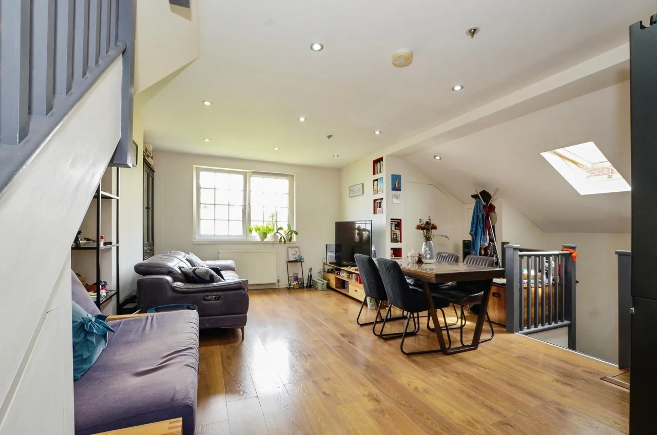 Sparrows Herne, Bushey, WD23, photo 2