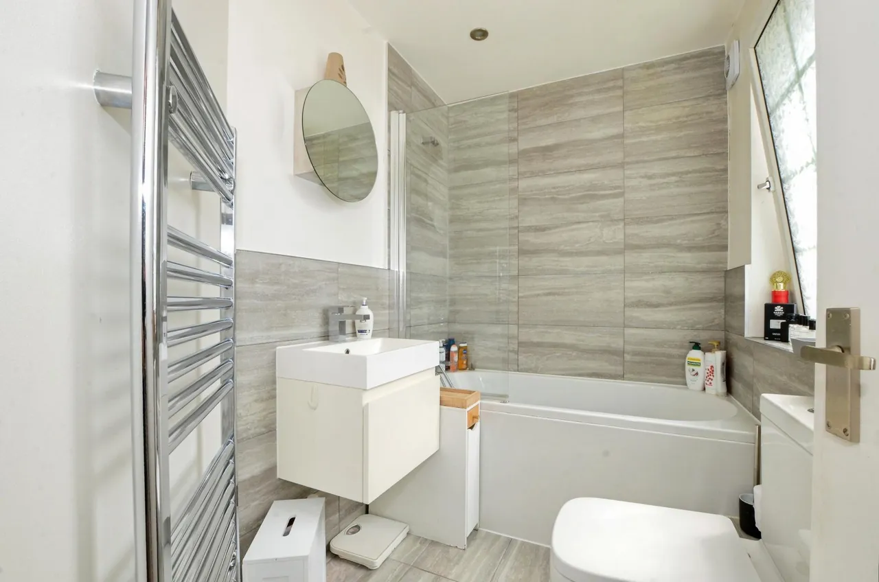 Sparrows Herne, Bushey, WD23, photo 12