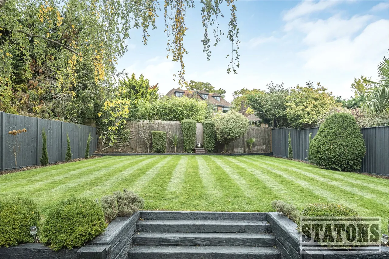Helena Close, Hadley Wood, EN4 0JA, photo 26