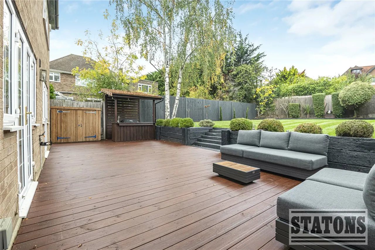 Helena Close, Hadley Wood, EN4 0JA, photo 24