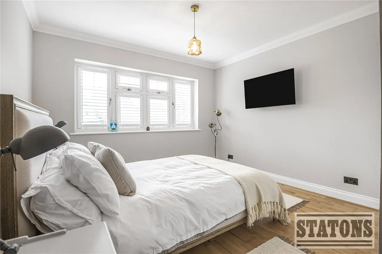 Helena Close, Hadley Wood, EN4 0JA, photo 15