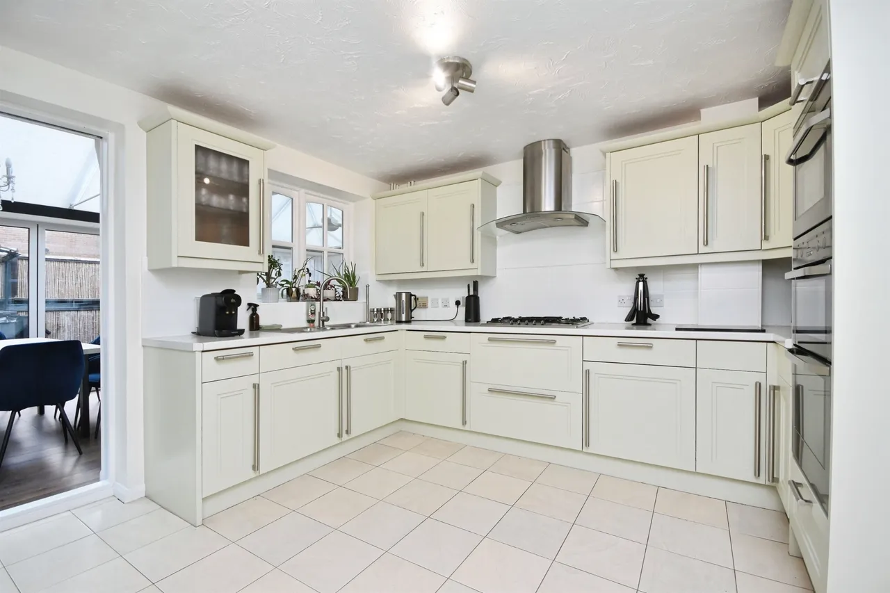 Stafford Crescent, Braintree, CM7, photo 9