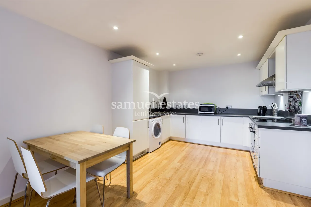 Colliers Wood, London, SW19, photo 5