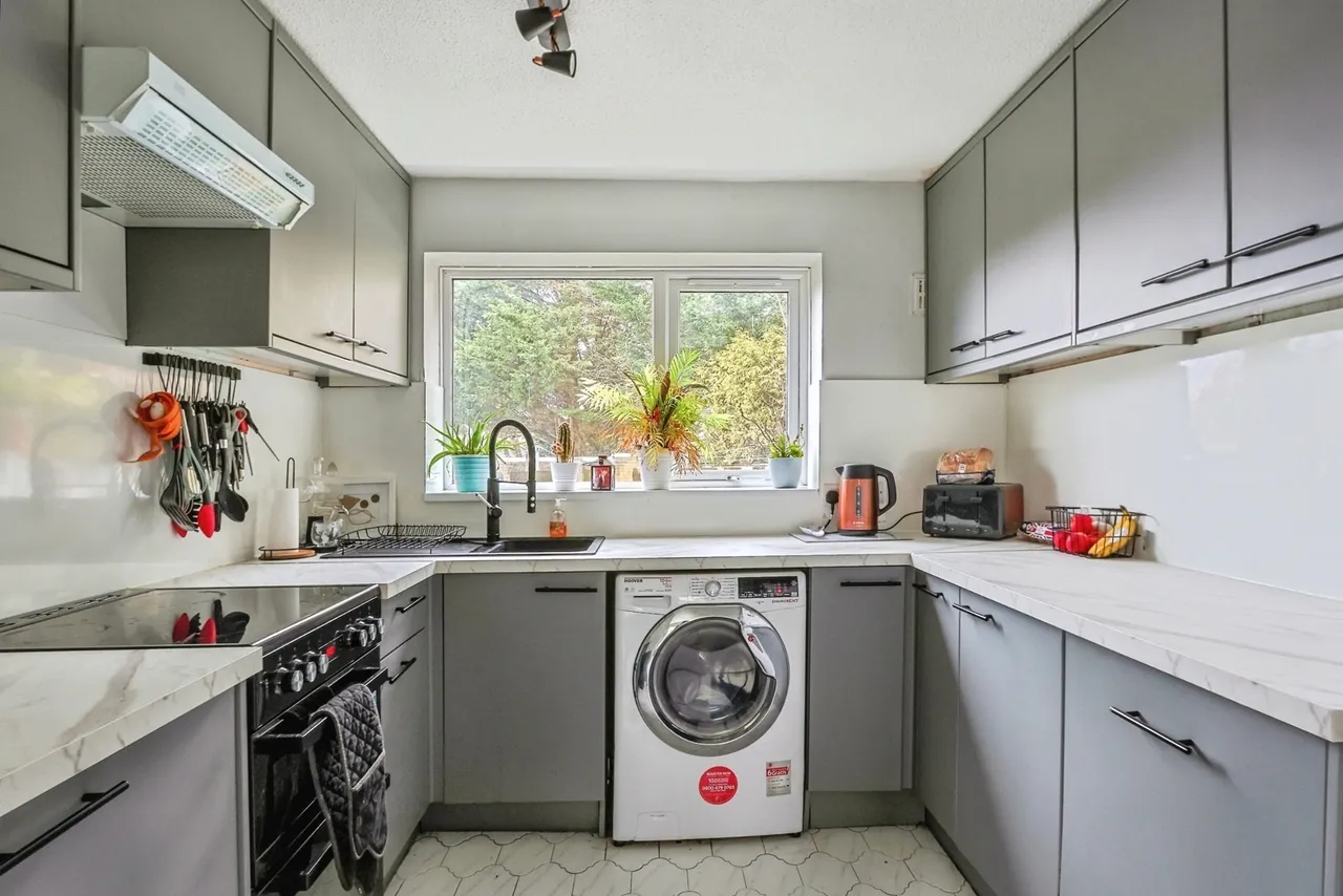 Gibson Road, Canford Heath, BH17, photo 2