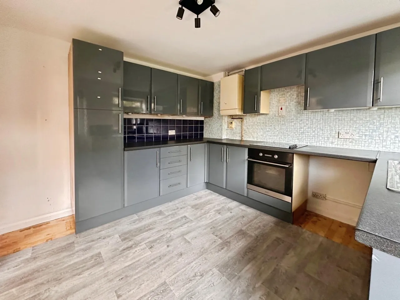 Kenworthy Gate, Leeds, LS16, photo 3