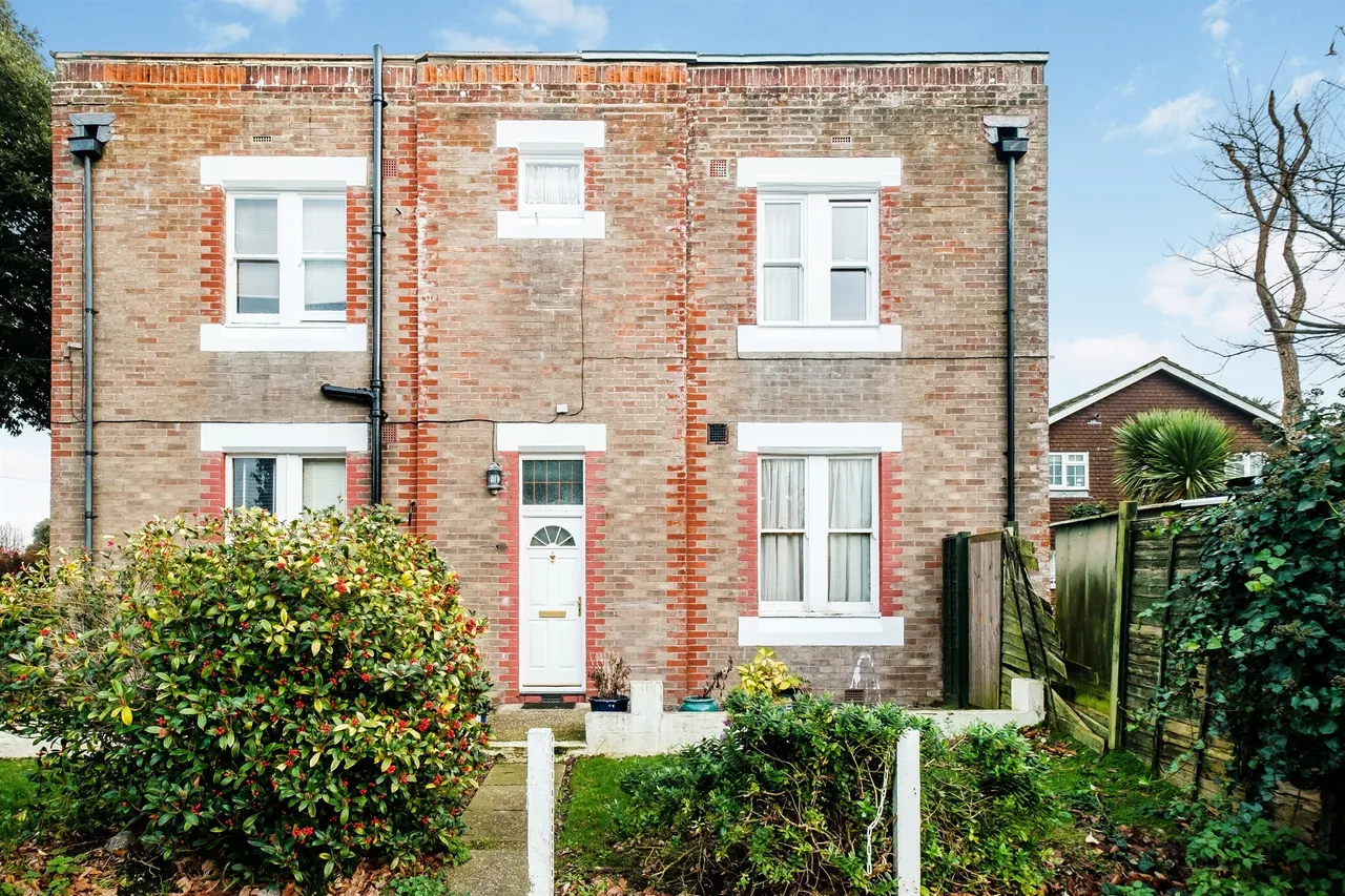 2 bed flat for sale, Ferringham Lane, Ferring, BN12