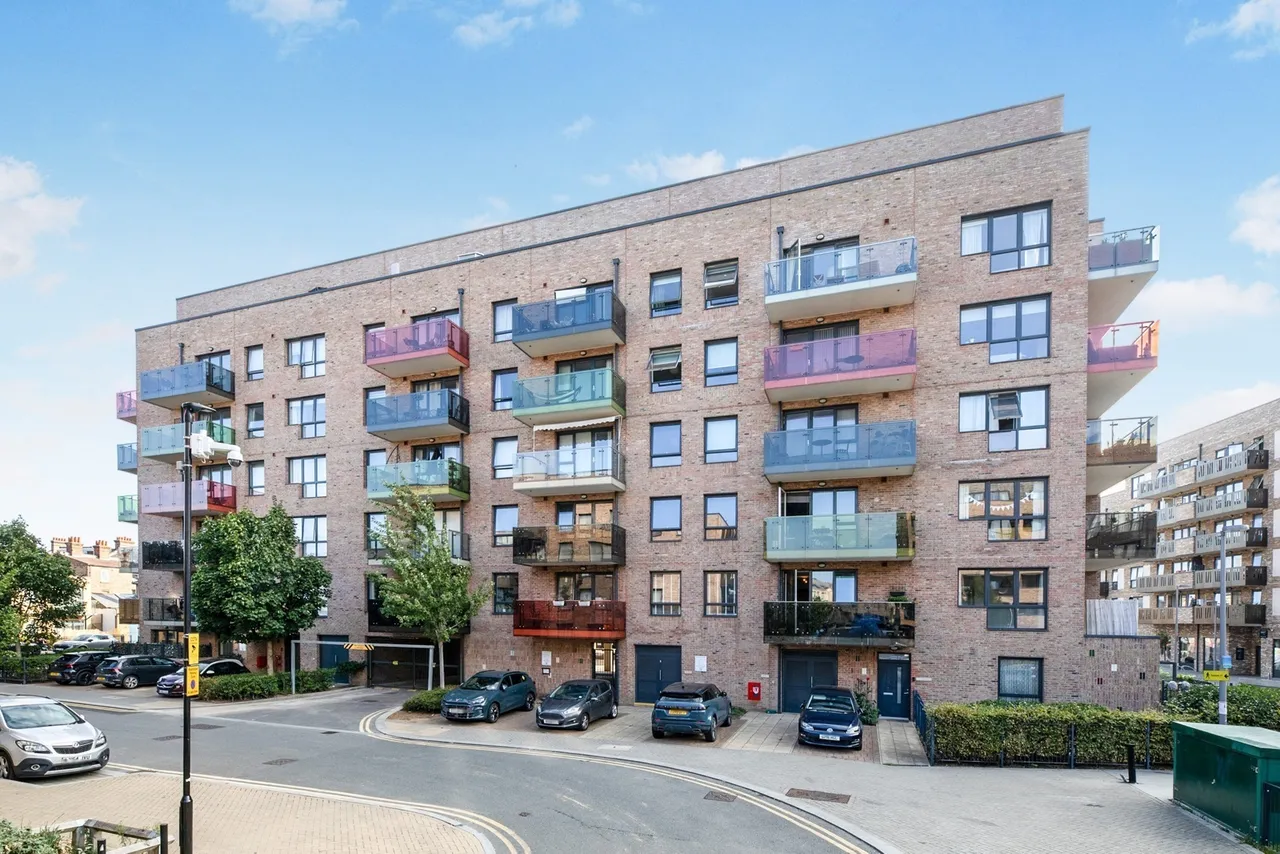 1 bed flat for sale, Troubridge Square, Walthamstow, E17