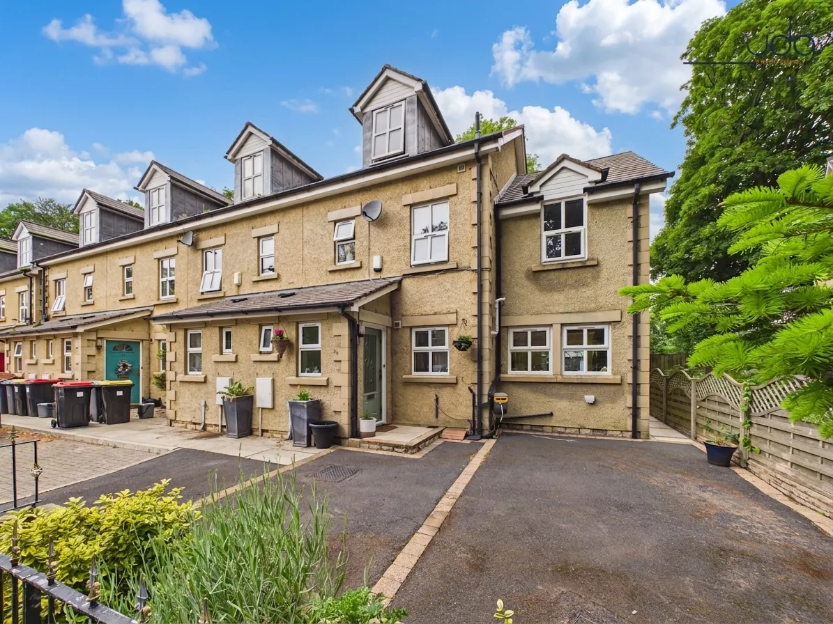 4 bed house for sale, Ayrton View, Modern End-Terrace with Garden, LA1