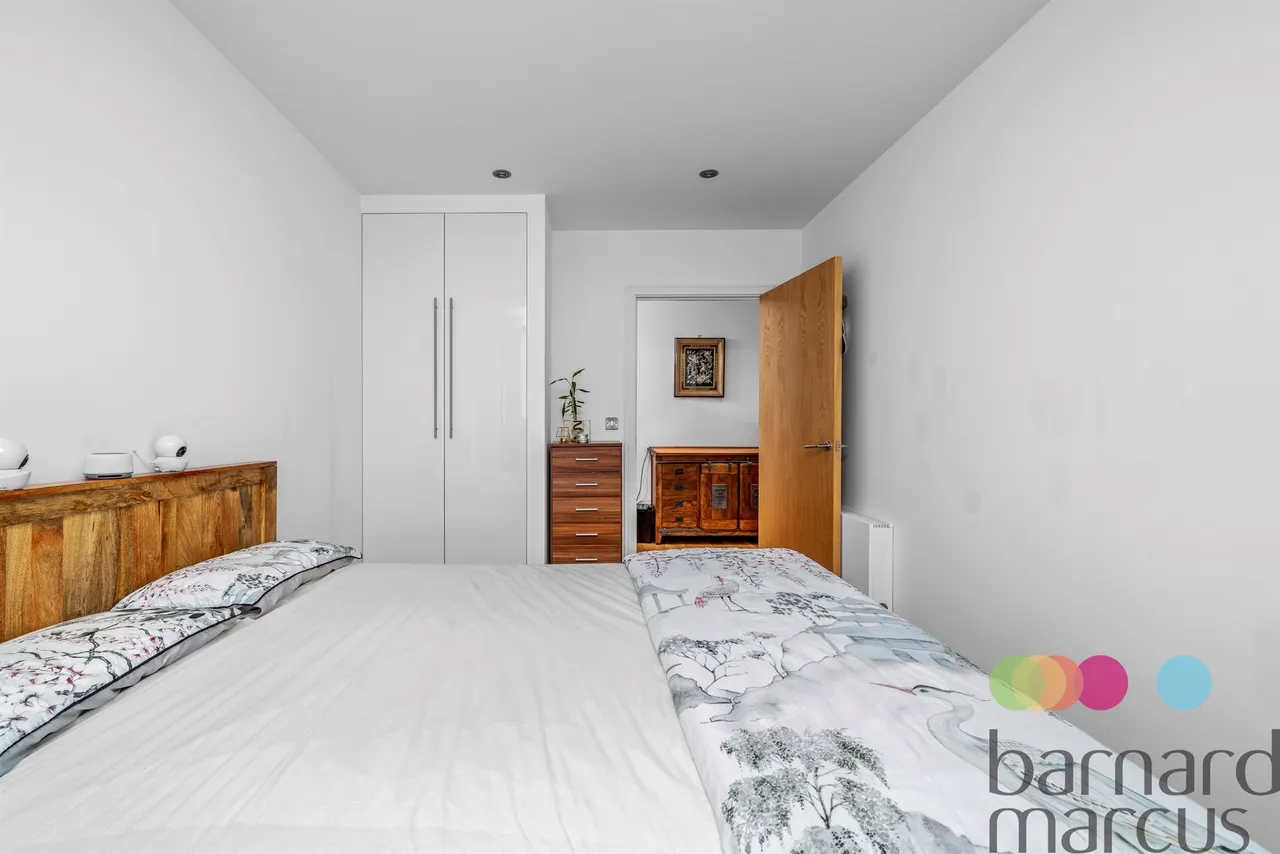 Regents Park Road, London, N3, photo 6