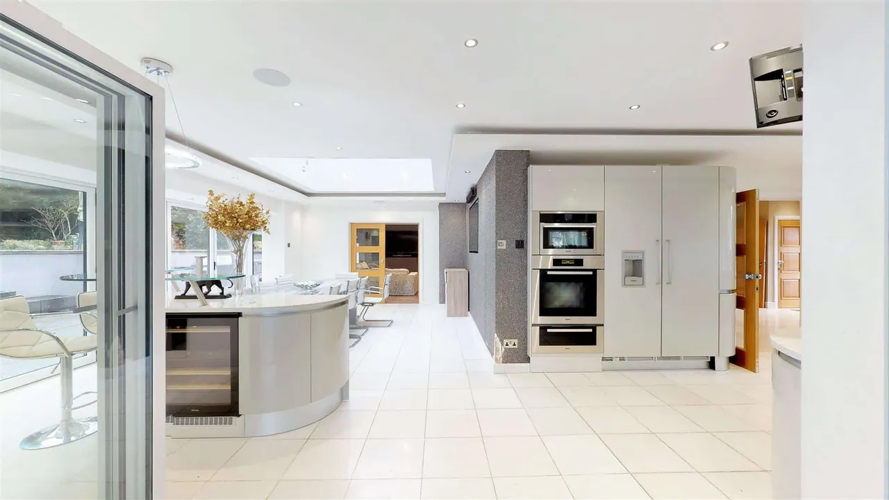 Woodman Lane, Chingford, E4, photo 10