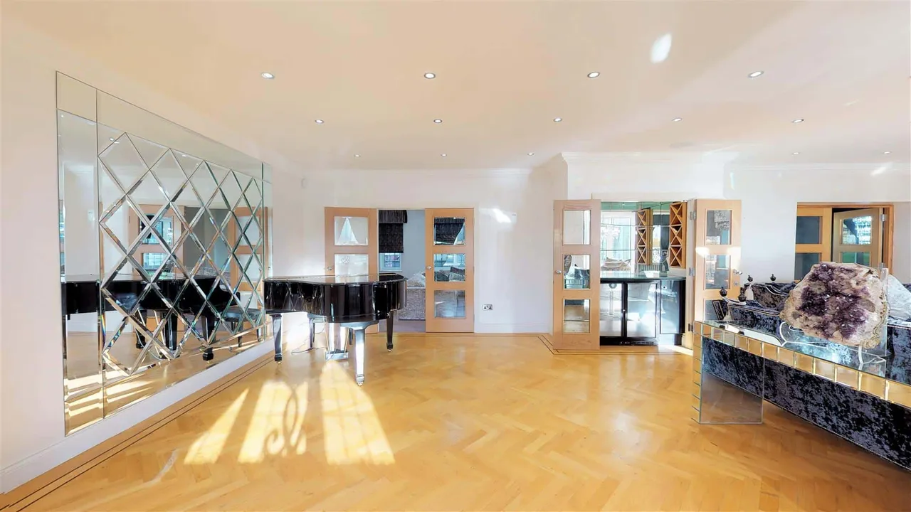 Woodman Lane, Chingford, E4, photo 5