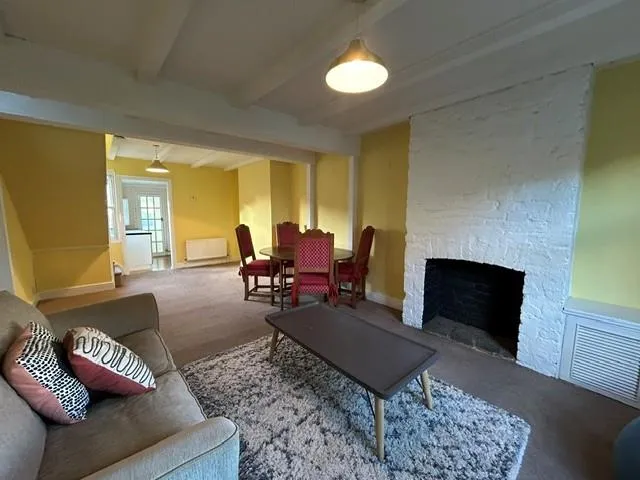 Barnett Wood Lane, Leatherhead, KT22, photo 3