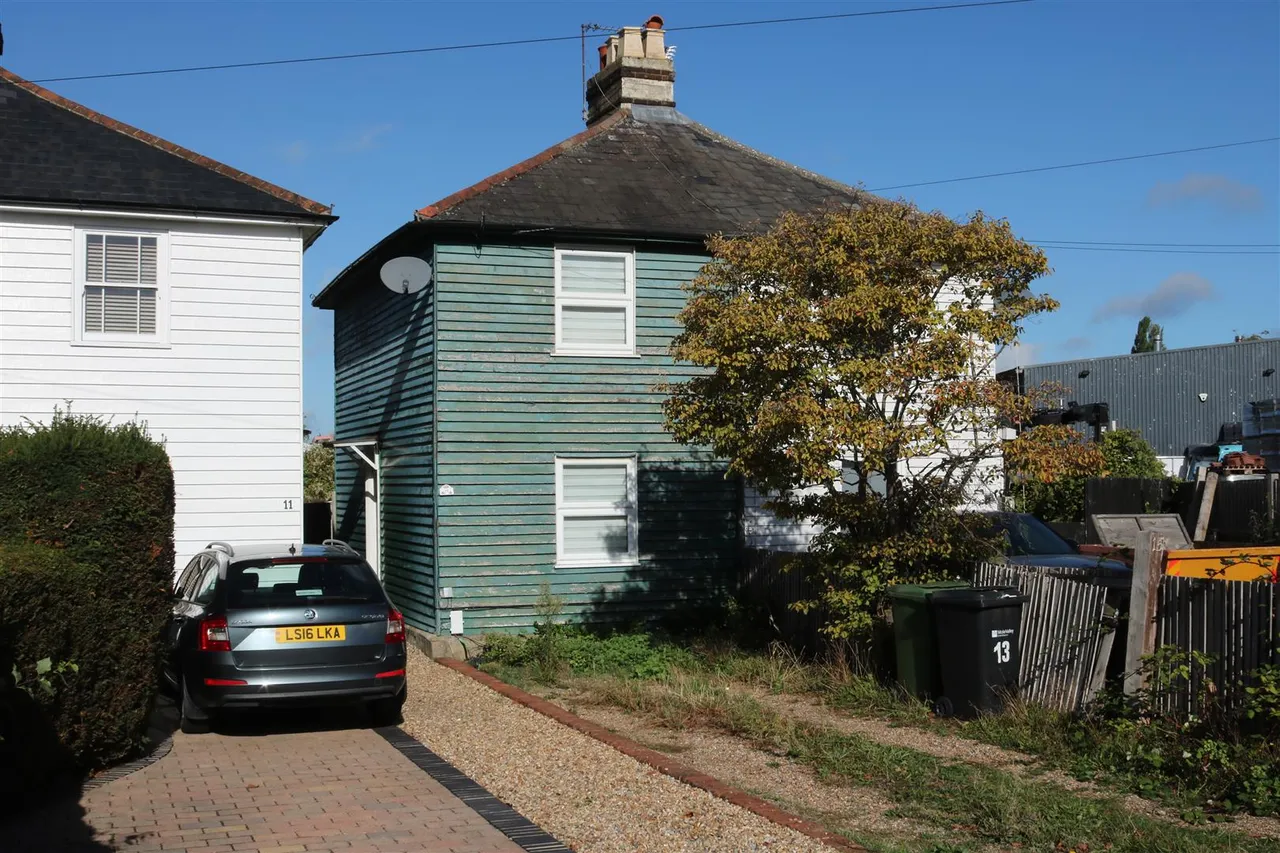 2 bed house for sale, Barnett Wood Lane, Leatherhead, KT22
