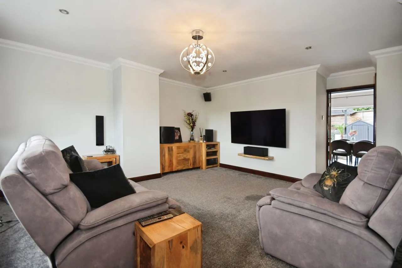 Webb Avenue, Sheffield, S36, photo 2