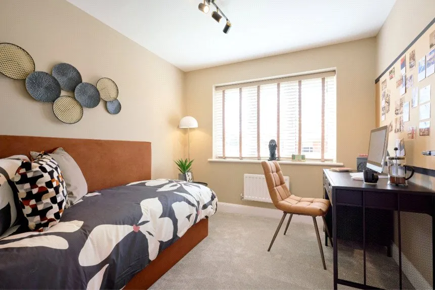 Brox Road, Ottershaw, KT16, photo 8