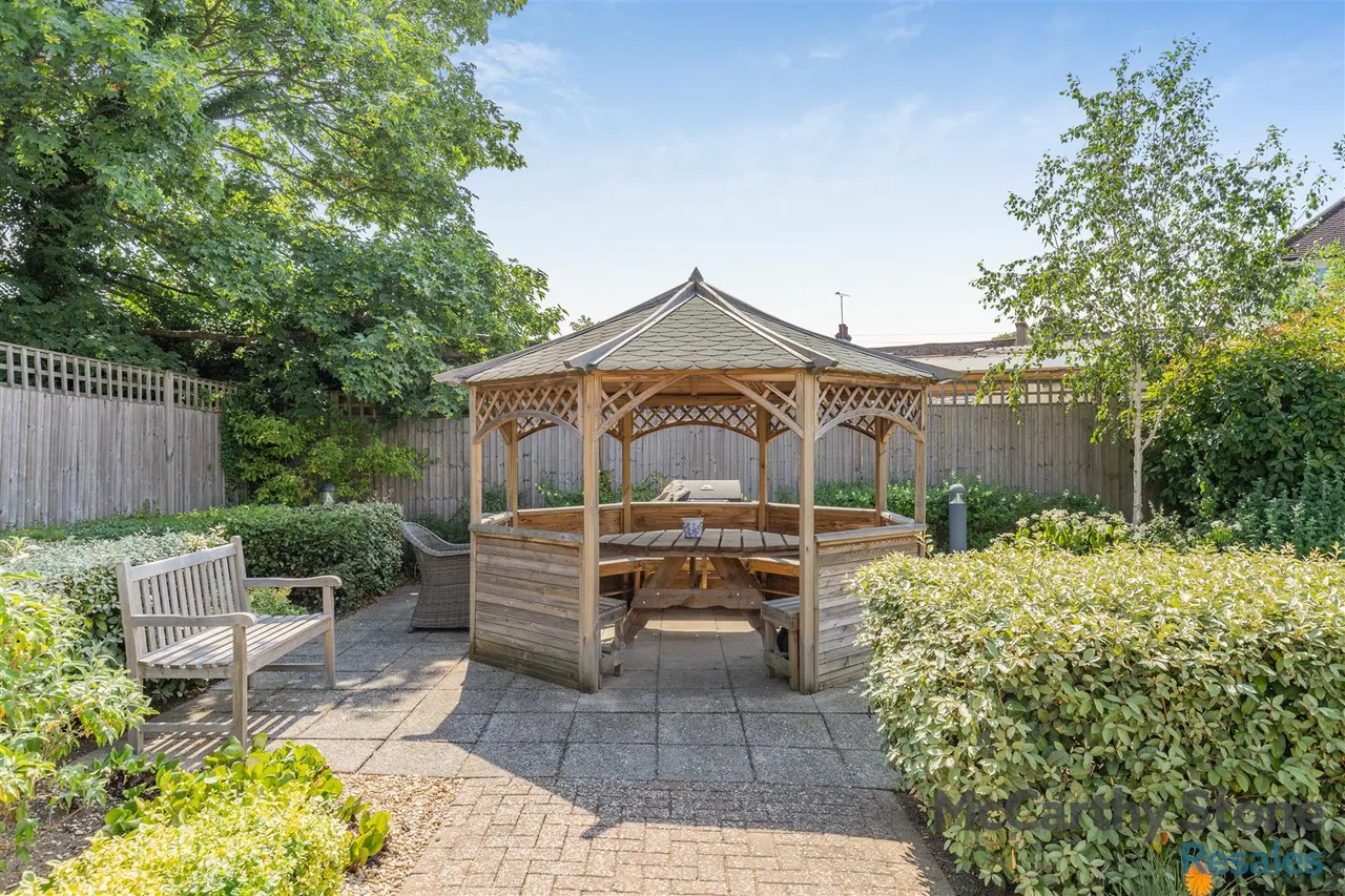 London Road, Knebworth, SG3, photo 23