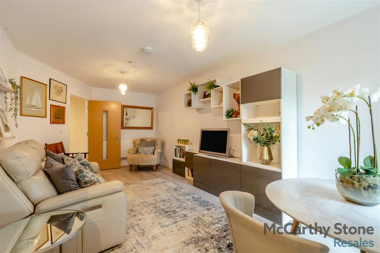 London Road, Knebworth, SG3, photo 6