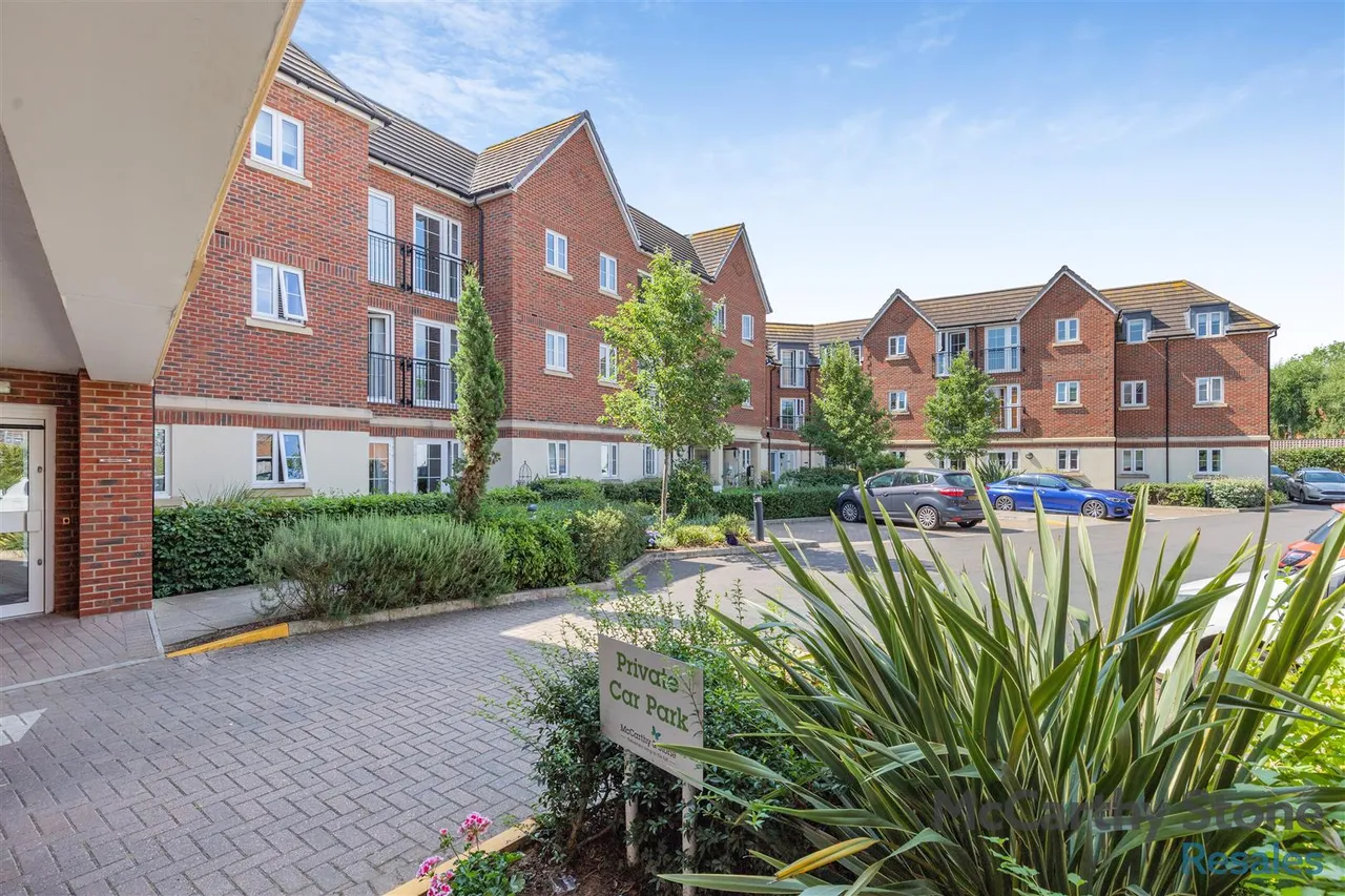 London Road, Knebworth, SG3, photo 20