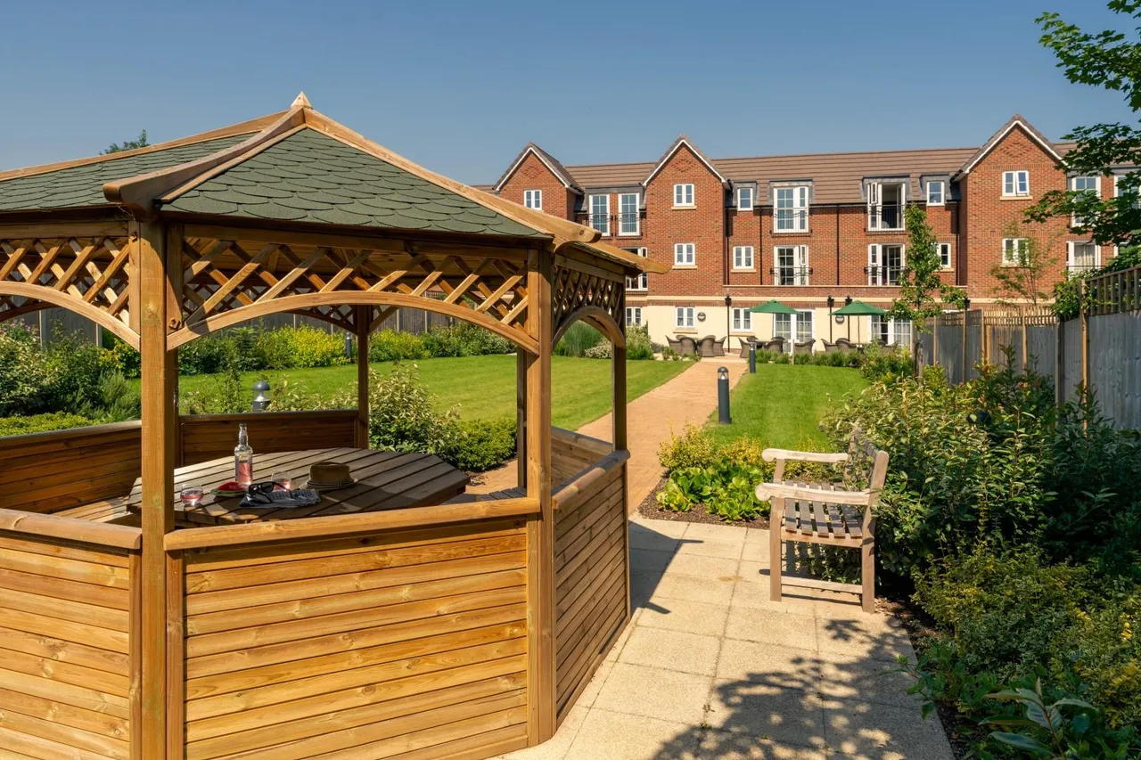 London Road, Knebworth, SG3, photo 17