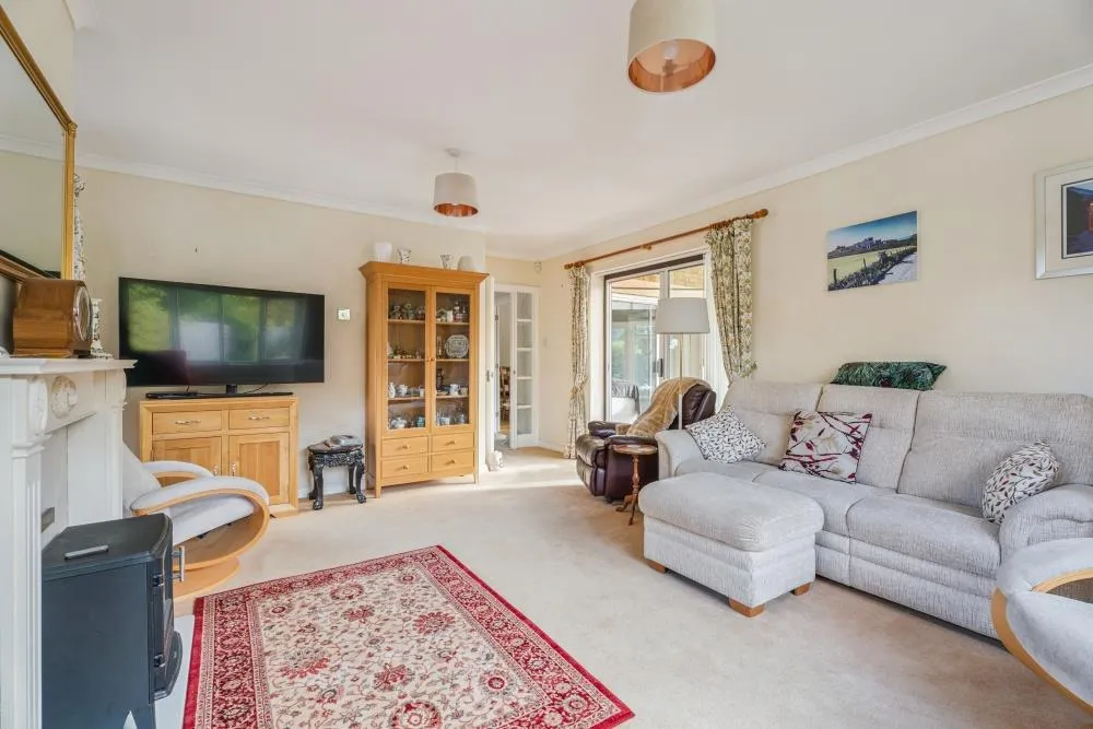 Solar Court, Great Linford, photo 9