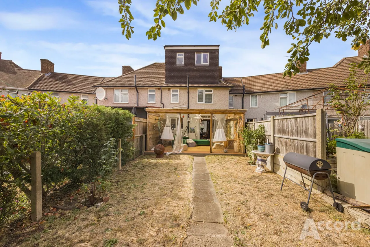 Hunters Hall Road, Dagenham, RM10, photo 46