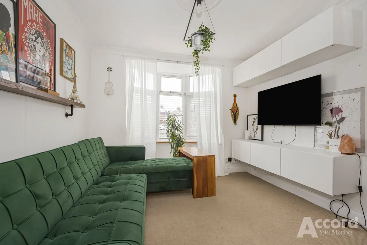 Hunters Hall Road, Dagenham, RM10, photo 8