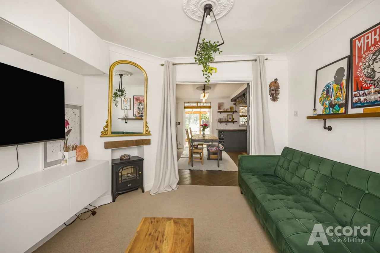 Hunters Hall Road, Dagenham, RM10, photo 7