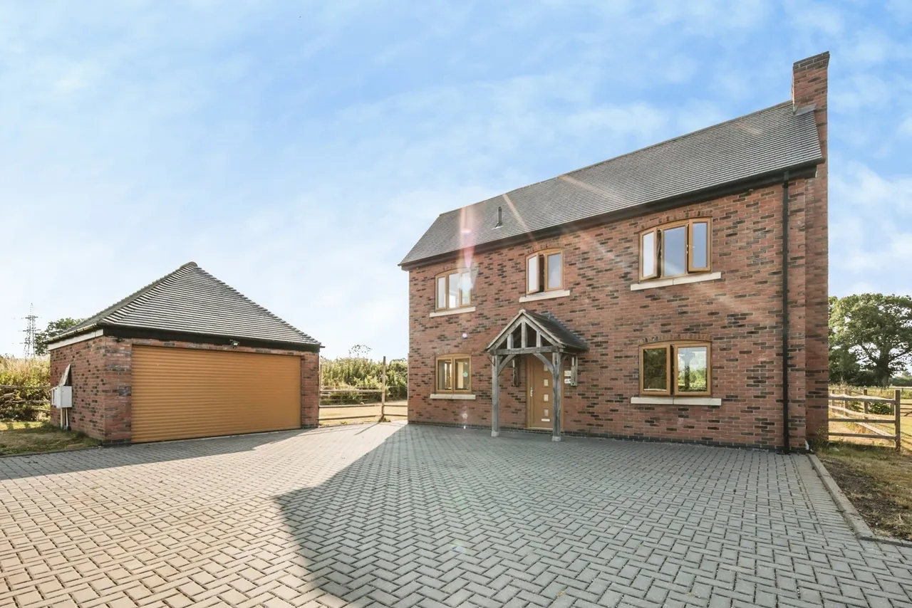 4 bed house for sale — Nuneaton Road, Fillongley, Coventry, Warwickshire, CV7