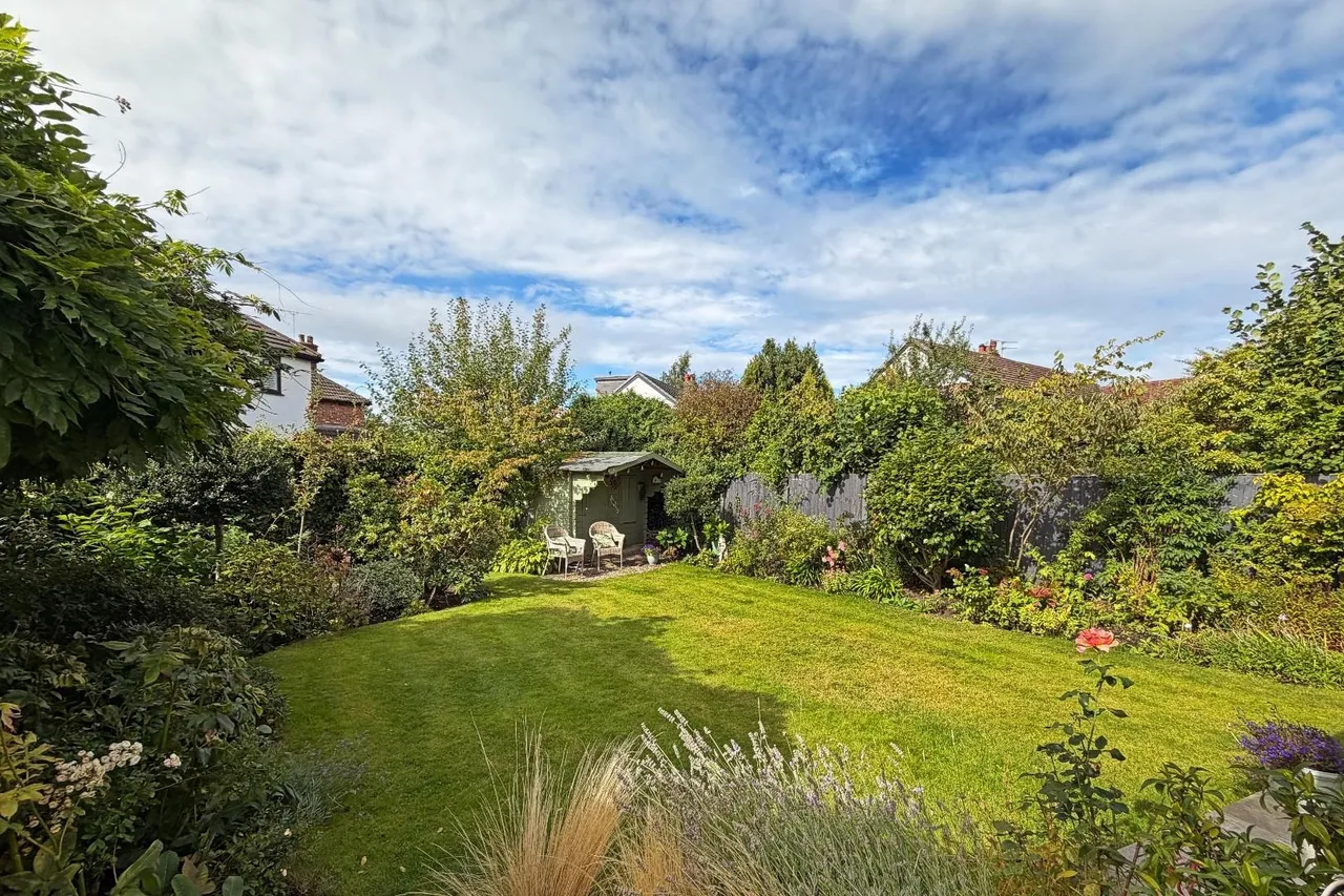 Carlin Gate, Timperley, WA15, photo 5