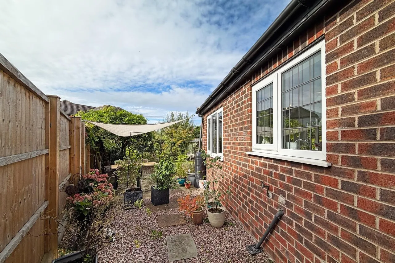 Carlin Gate, Timperley, WA15, photo 32