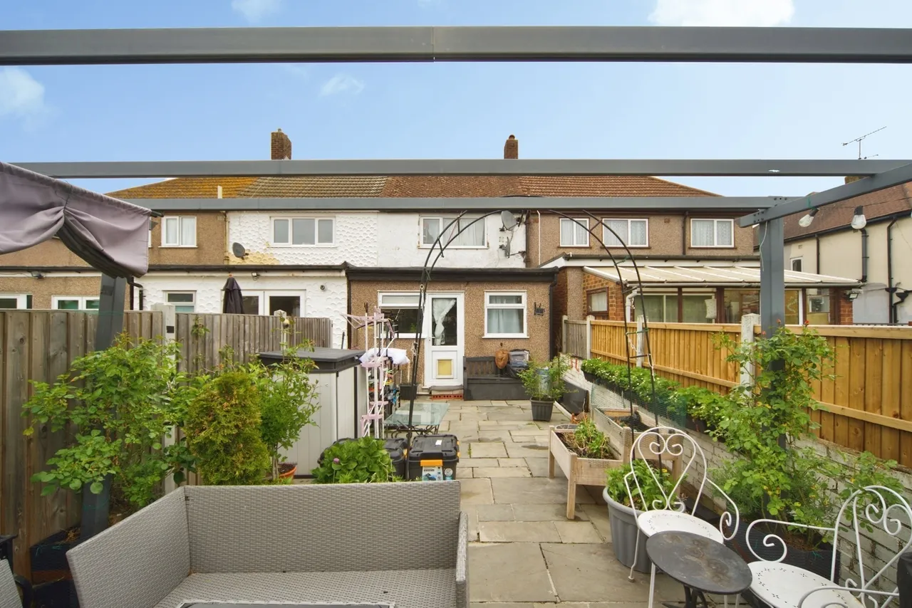 Marston Avenue, Dagenham, RM10, photo 39
