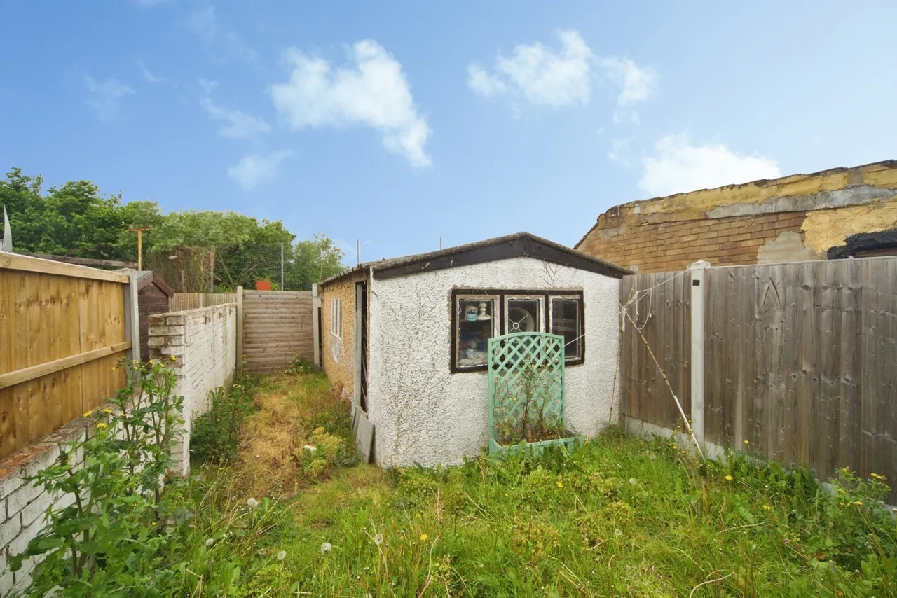 Marston Avenue, Dagenham, RM10, photo 38