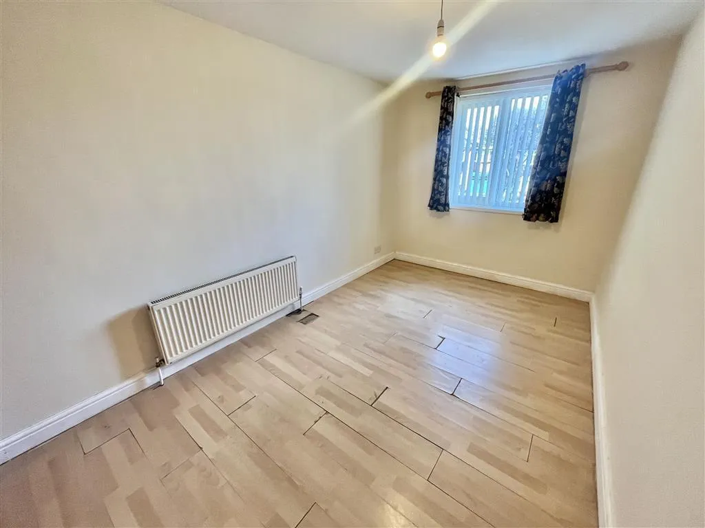 Bramcote Lane, Nottingham, NG8, photo 13