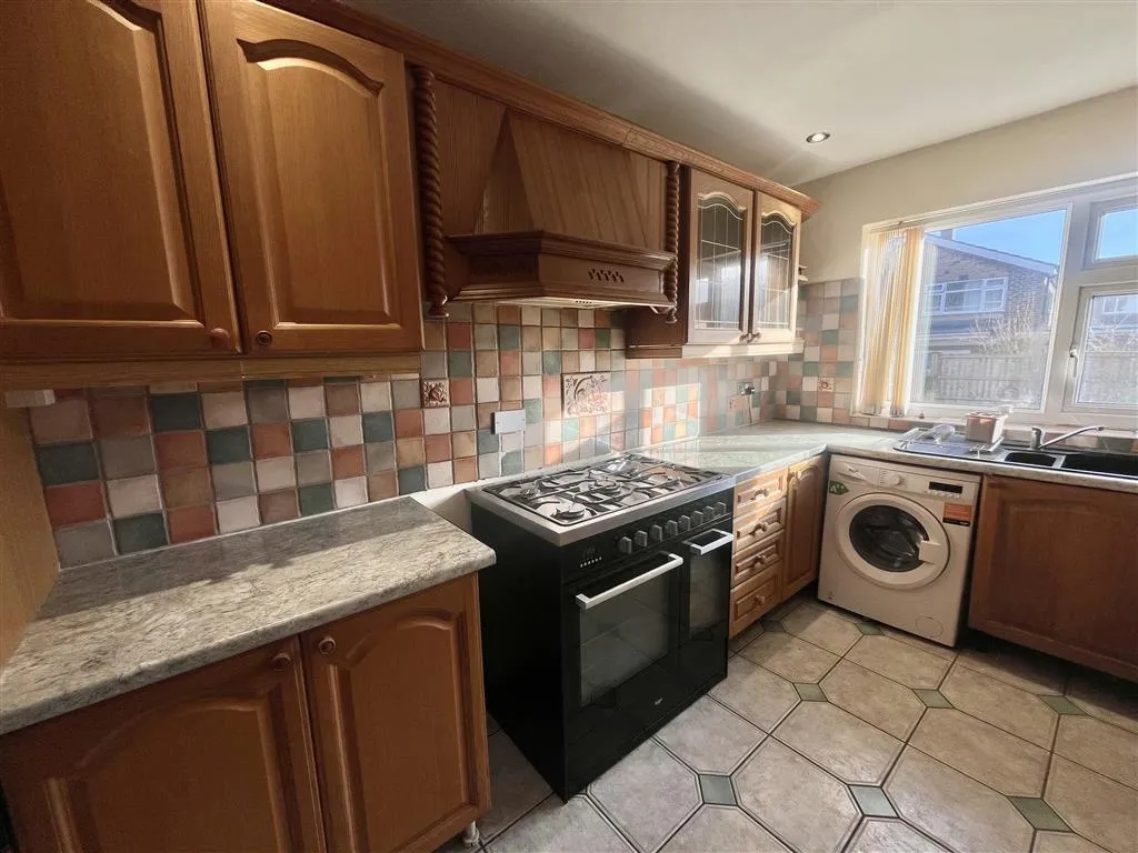 Bramcote Lane, Nottingham, NG8, photo 4