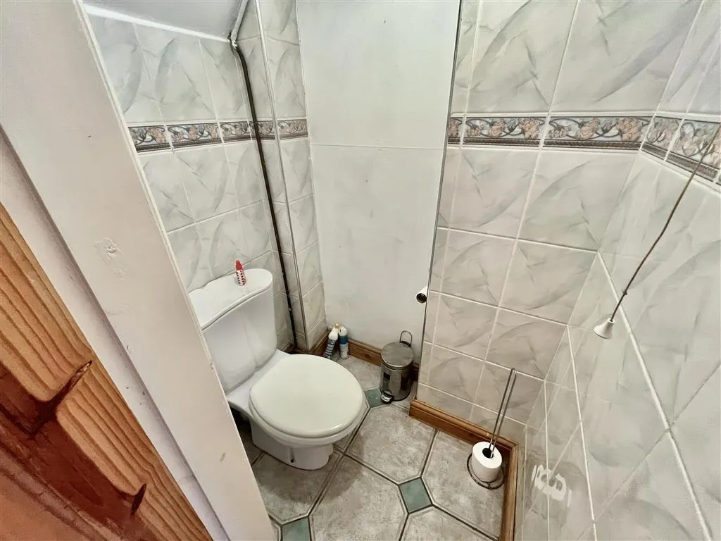 Bramcote Lane, Nottingham, NG8, photo 9