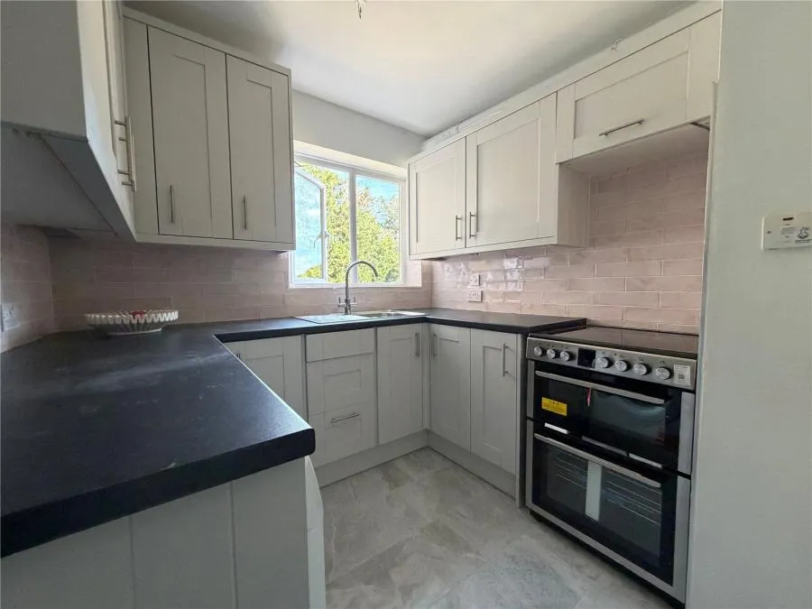 Cedar Drive, Ascot, SL5, photo 2