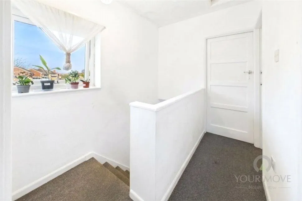Manor Road, Rothwell, NN14, photo 9