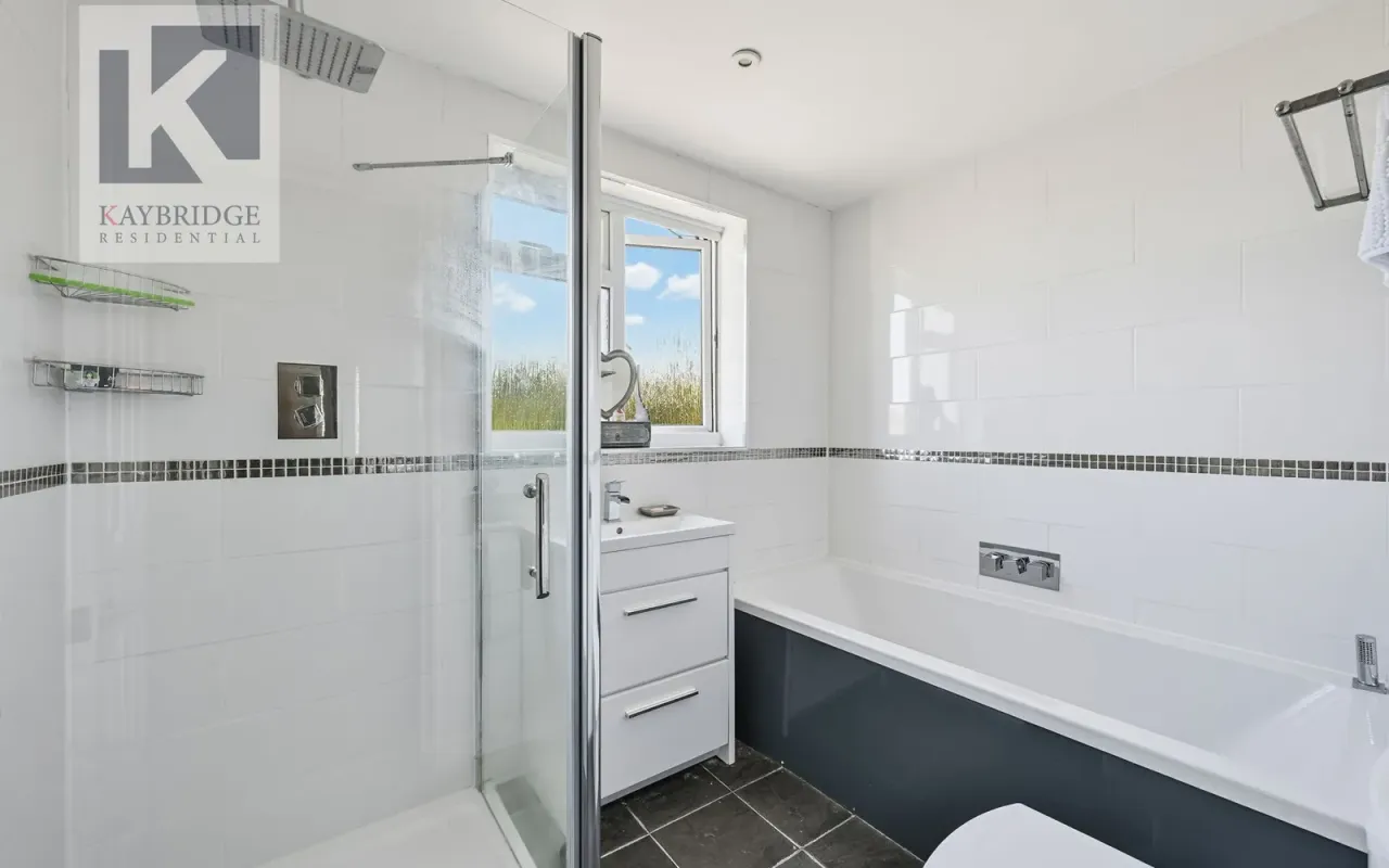 Wickham Avenue, Cheam, SM3, photo 17