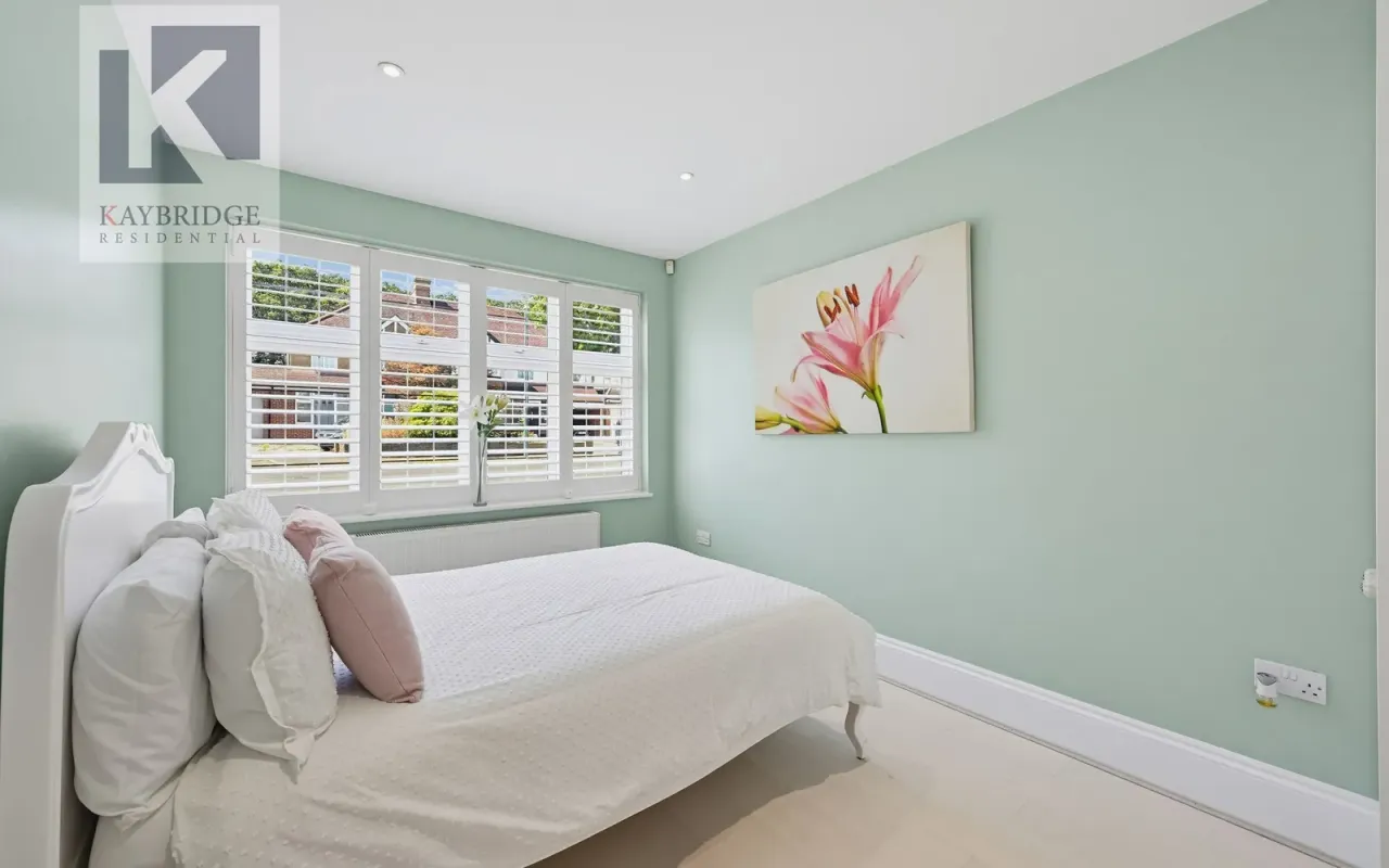 Wickham Avenue, Cheam, SM3, photo 11