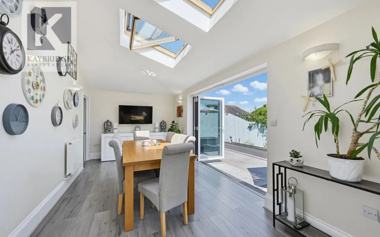 Wickham Avenue, Cheam, SM3, photo 8