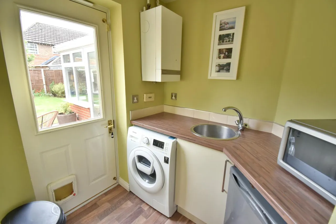 Wollaton Road, BH22, photo 5