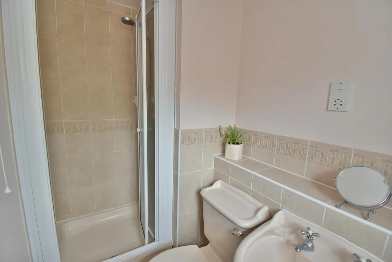 Wollaton Road, BH22, photo 15