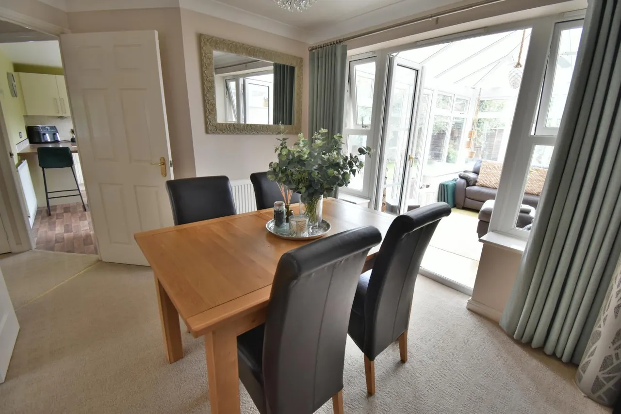Wollaton Road, BH22, photo 8