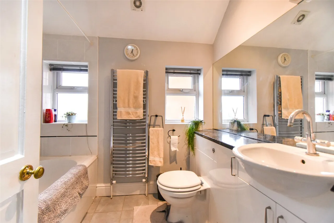 London Road, Hook, Hampshire, RG27 9NH, photo 15
