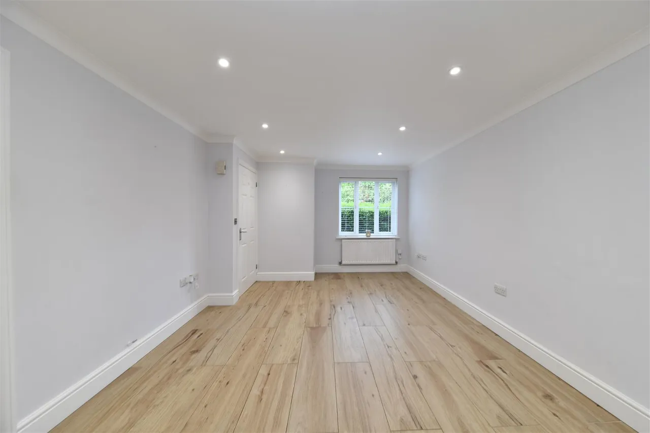 Nevis Road, Stevenage, Herts, SG1 6GJ, photo 2