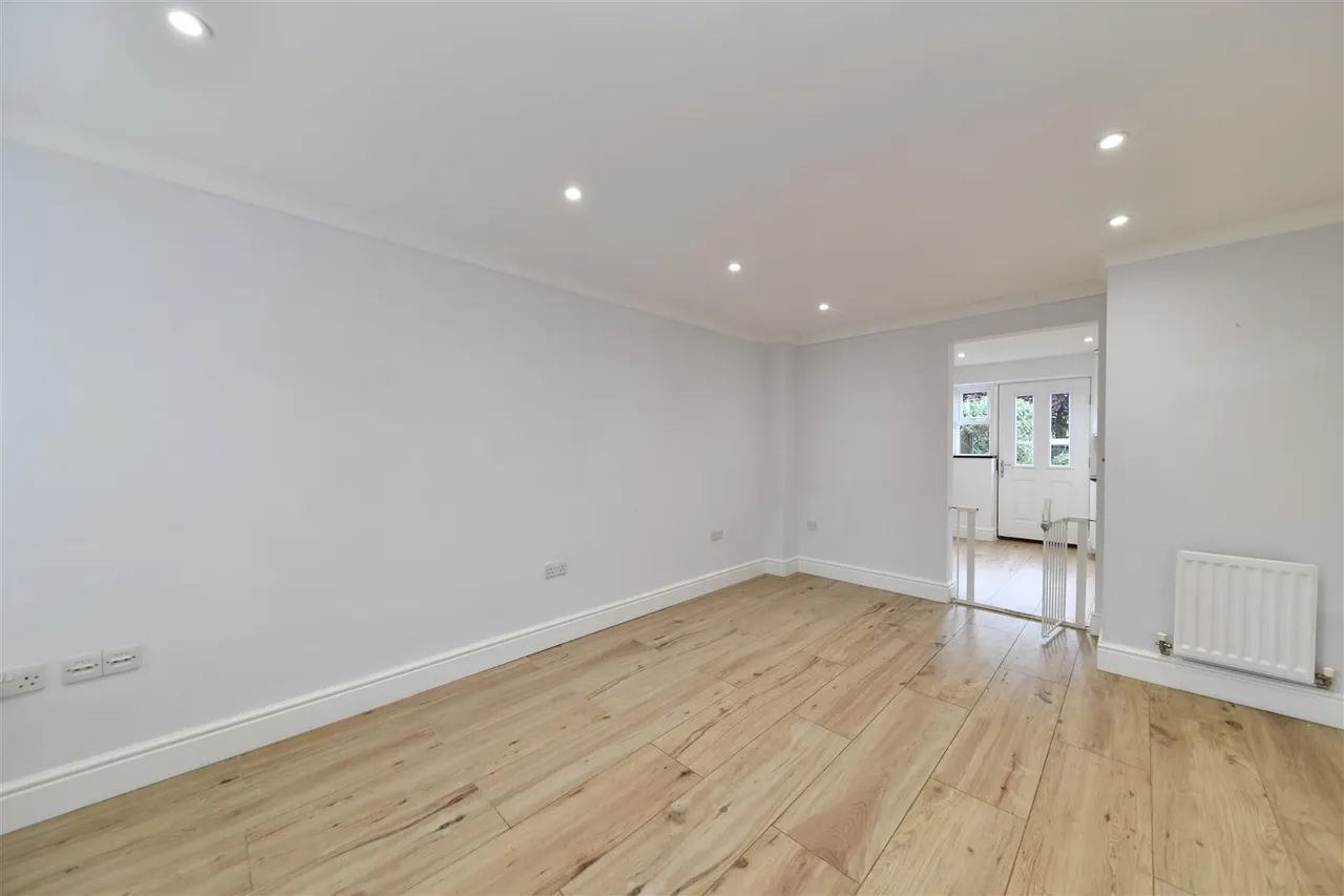 Nevis Road, Stevenage, Herts, SG1 6GJ, photo 3