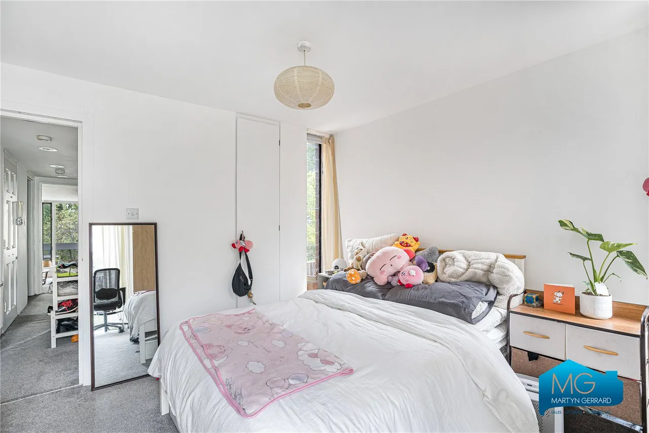 Haslemere Road, London, N8, photo 5