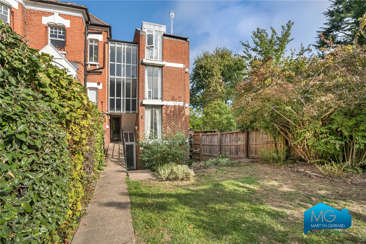 Haslemere Road, London, N8, photo 12